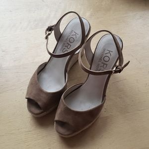 Micheal Kors | Caramel Wedge Sandal | 8